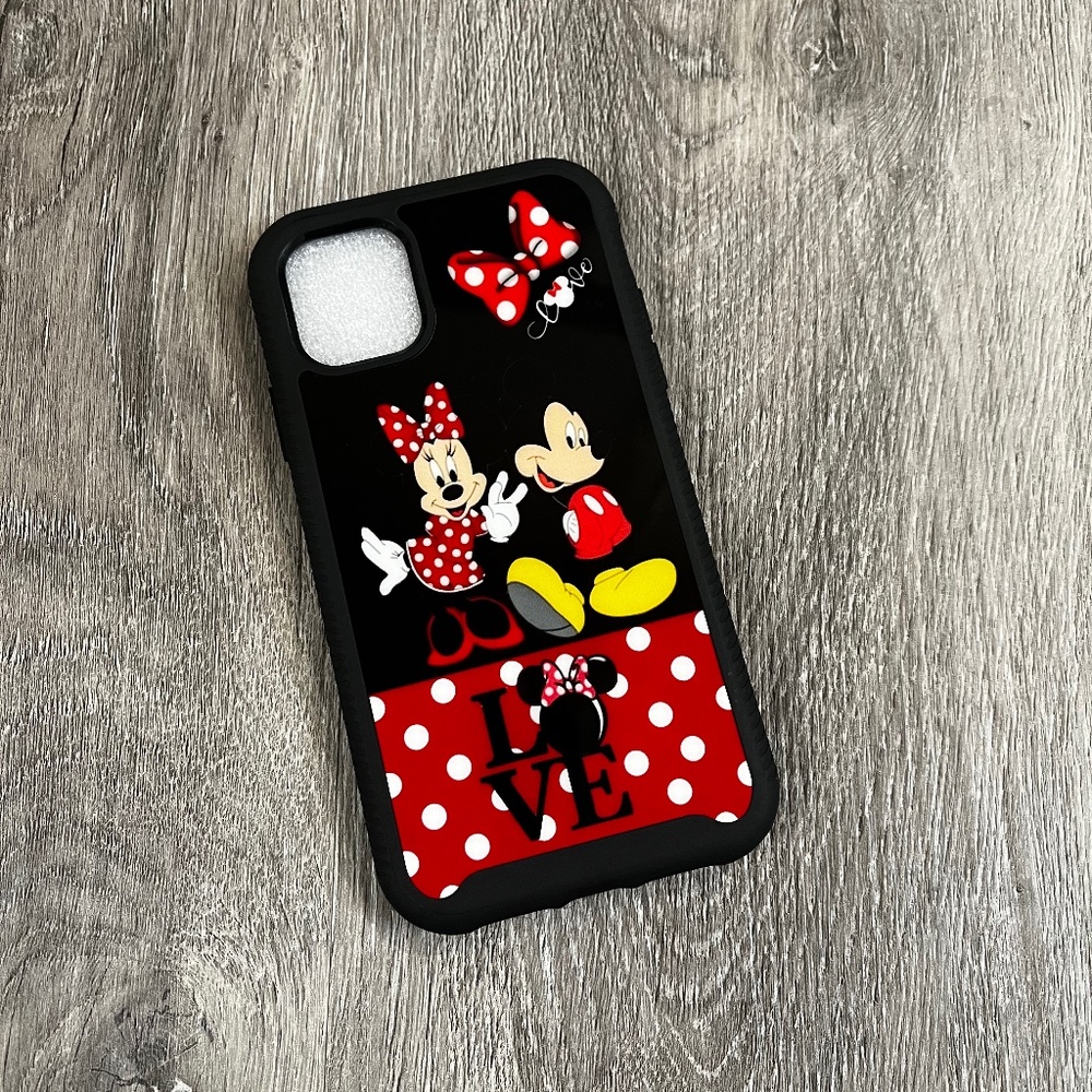 Mickey and Minnie Mouse Love iPhone 2019